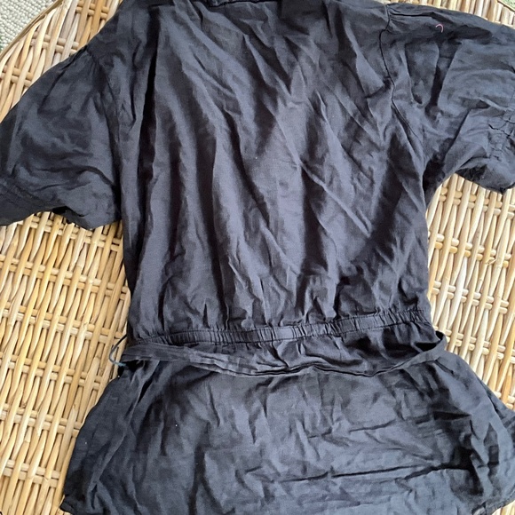 Flutterbye blouse with ruffles and tie waist - Picture 4 of 5